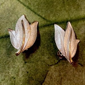 Vintage signed Pastelli Silver gold Leaf Clip-On Earrings retro rare
